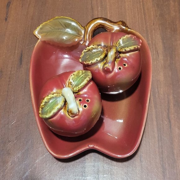 Vintage Salt and Pepper Shakers On Apple Tray - Picture 3 of 15